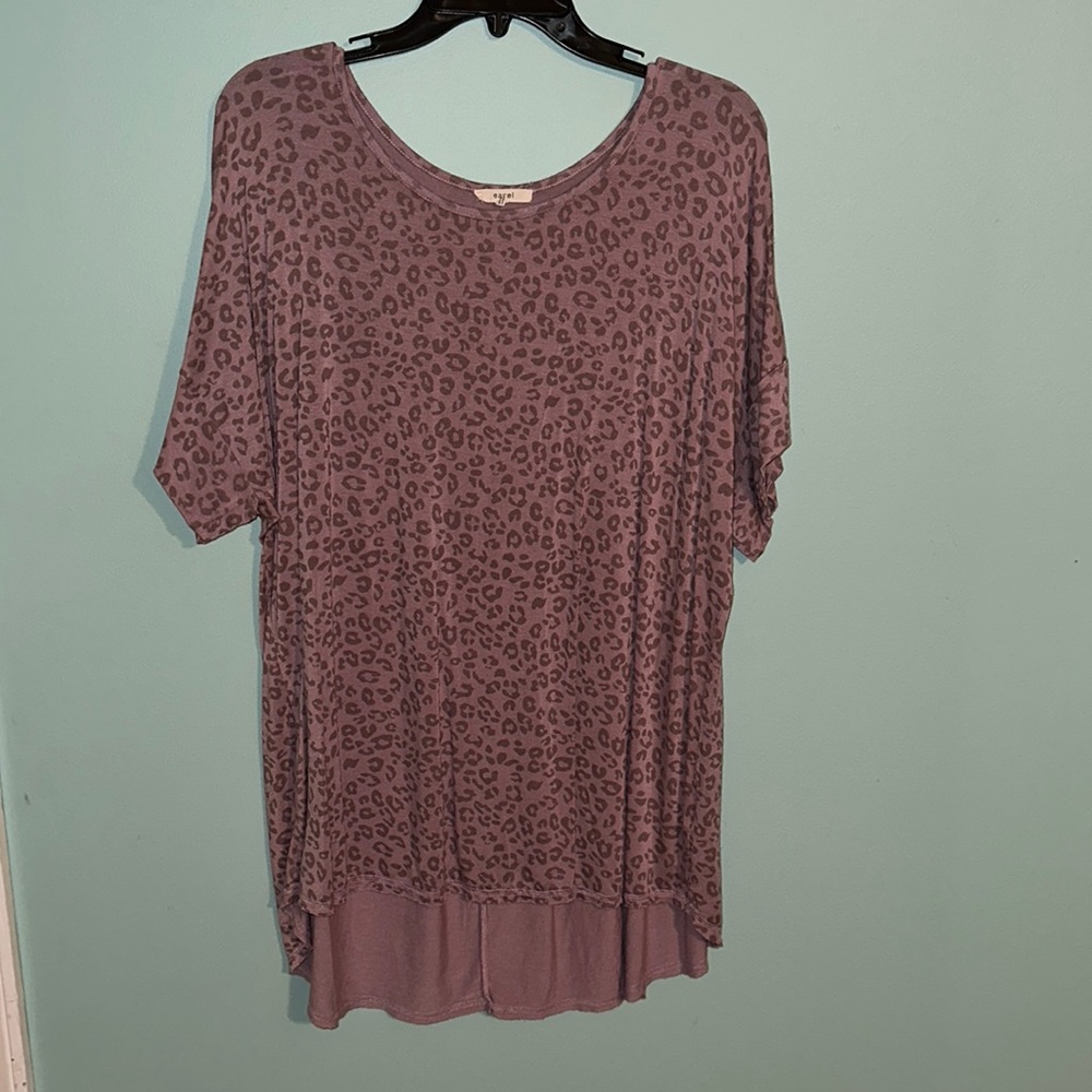 High-low blouse/tunic top in purple leopard print